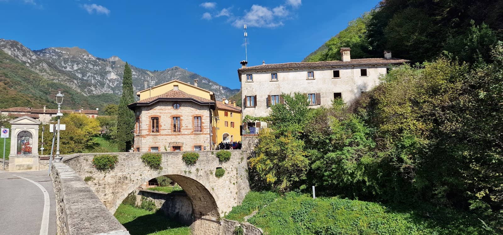 Via dei Mulini (Mill Road)