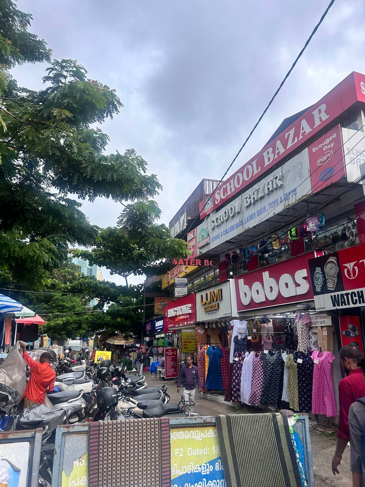 Sunday Flea Market
