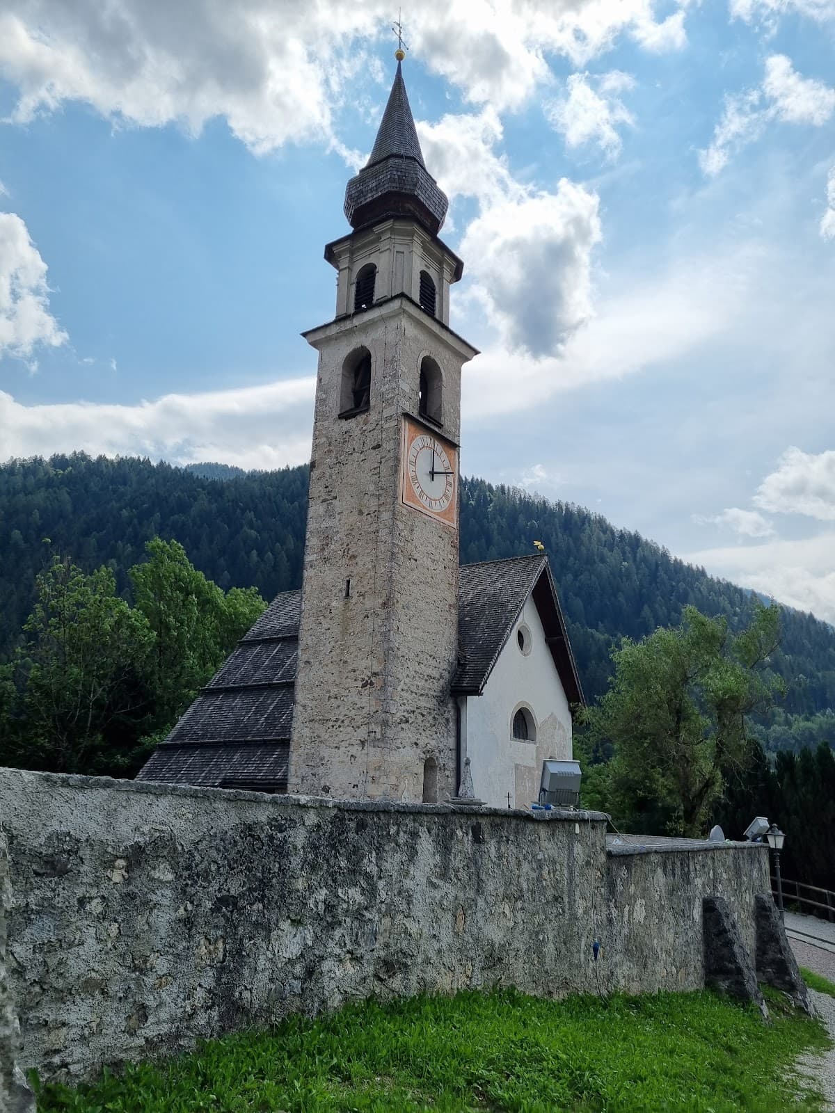 Church of San Vittore e Corona (Tonadico) - Image 1