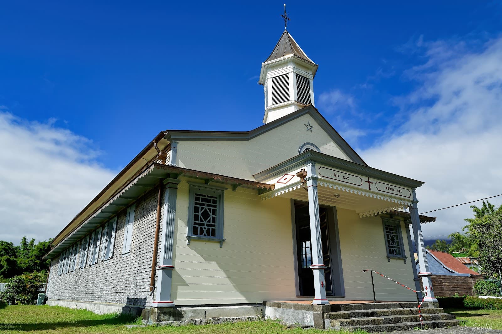 Grand Îlet Church - Image 1