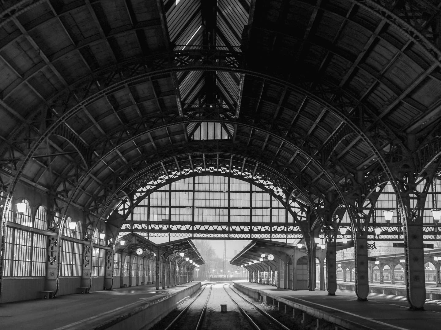 Vitebsky Railway Station - Image 1