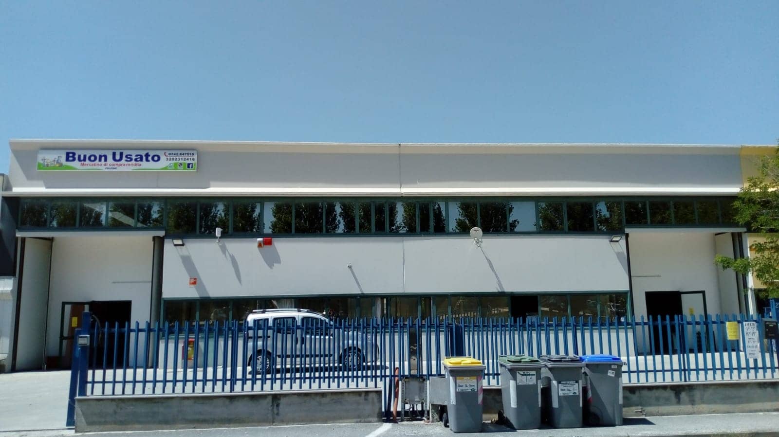 Spacious Browsing Areas