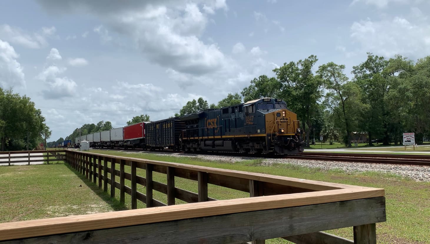 Folkston Funnel Railfan Platform - Image 1