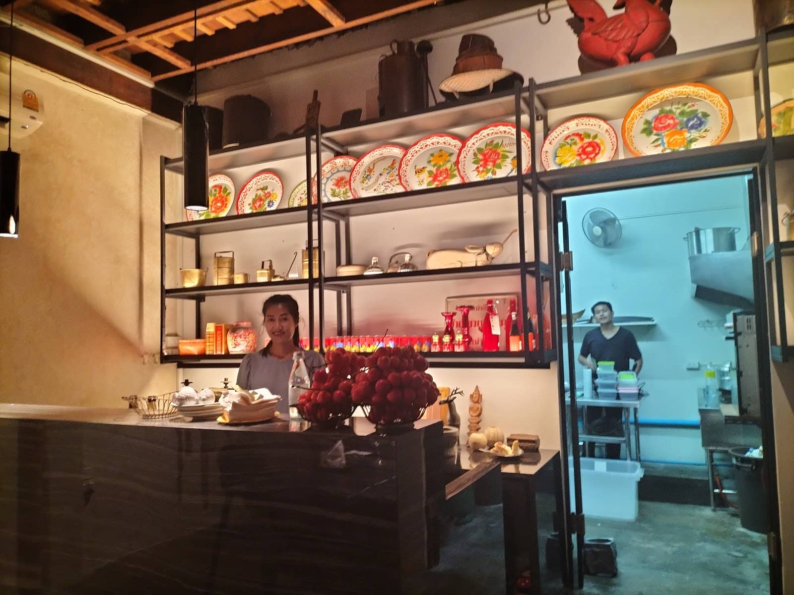 Local Seafood & Shops