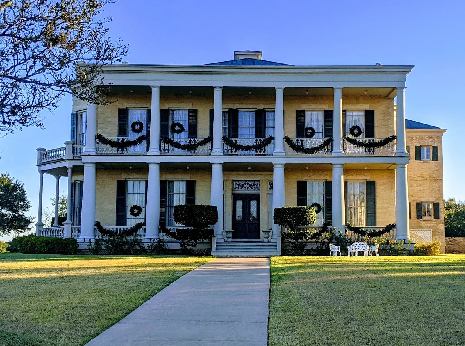 Giddings Stone Mansion - Image 1