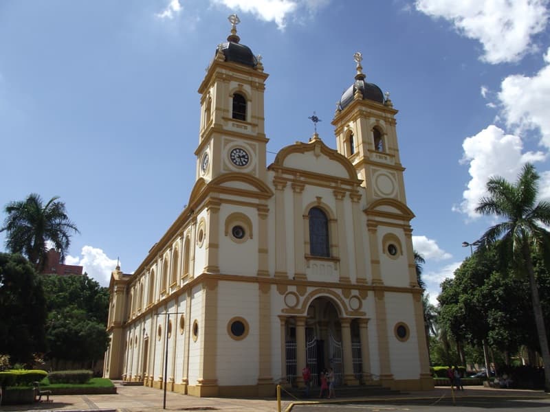 Catedral do Divino Espírito Santo Barretos - Image 1