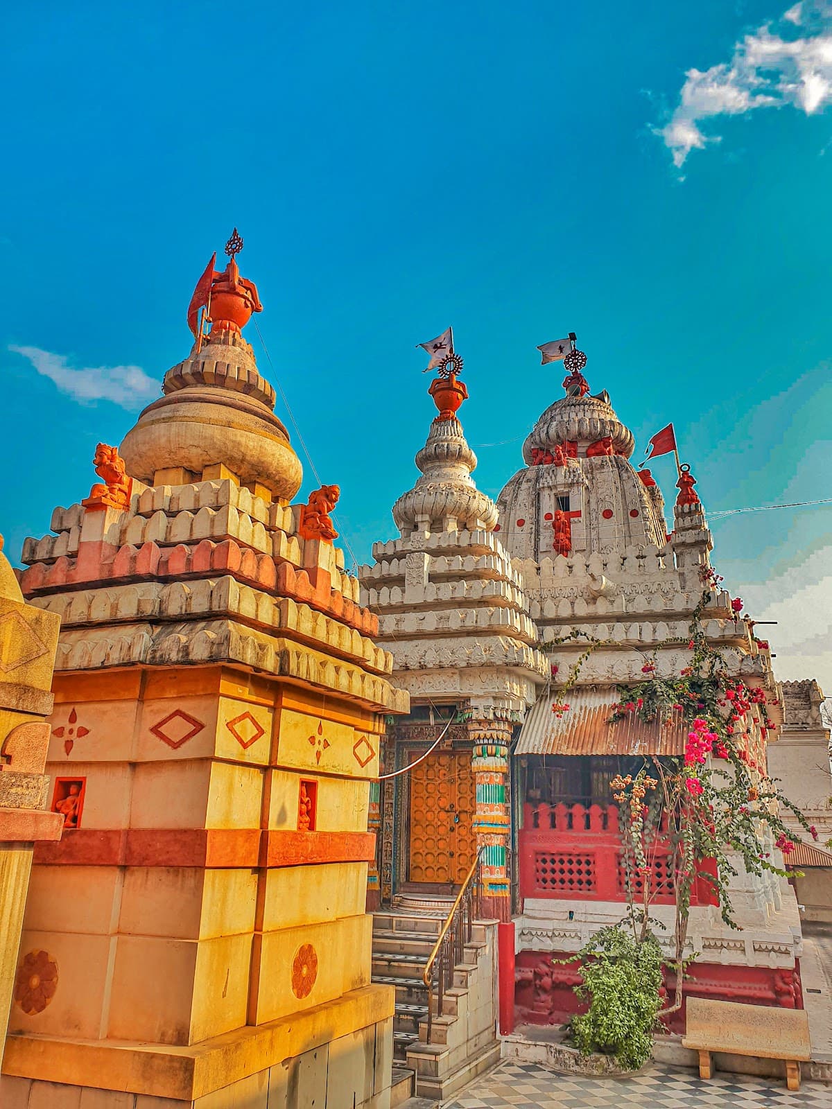 Dudhadhari Temple & Math - Image 1