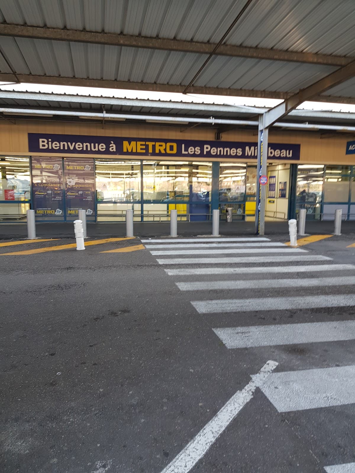 Old Village (Les Pennes) - Image 1