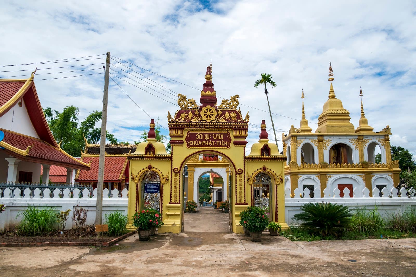 Wat Pha Bat Tai - Image 1