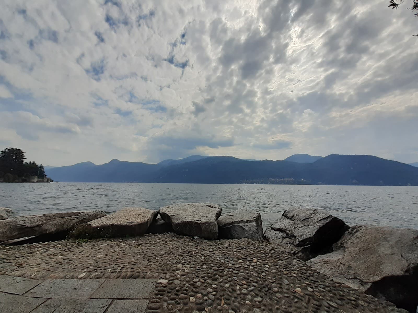 Riva Bianca Beach Lierna - Image 1