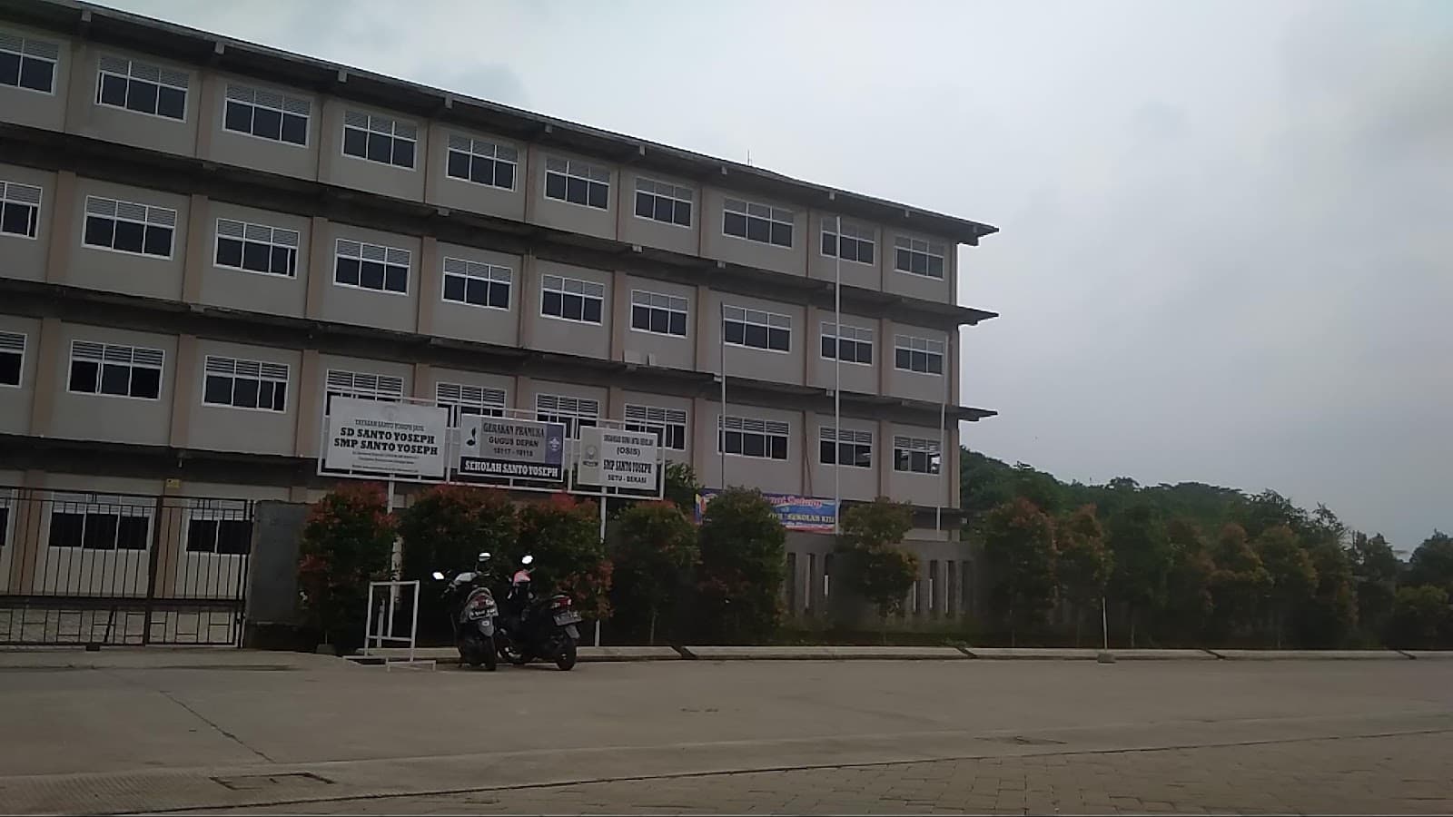 Gereja Santo Yoseph Bekasi - Image 1