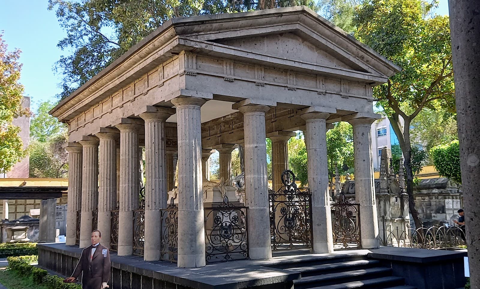 Panteón de San Fernando Mexico City - Image 1