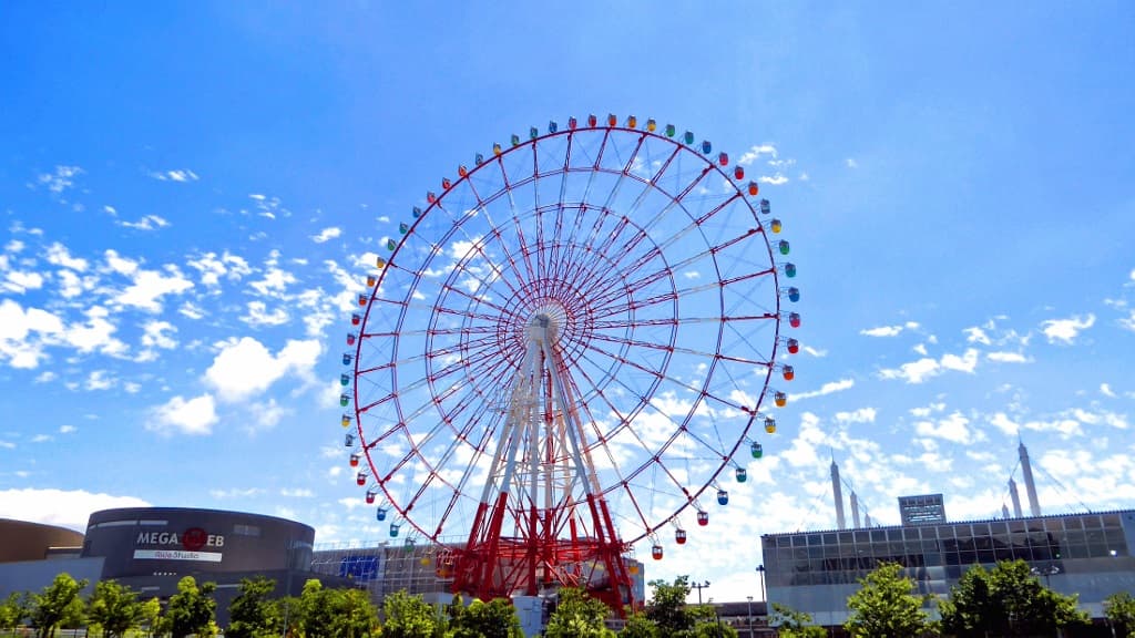 Palette Town Ferris Wheel - Image 1