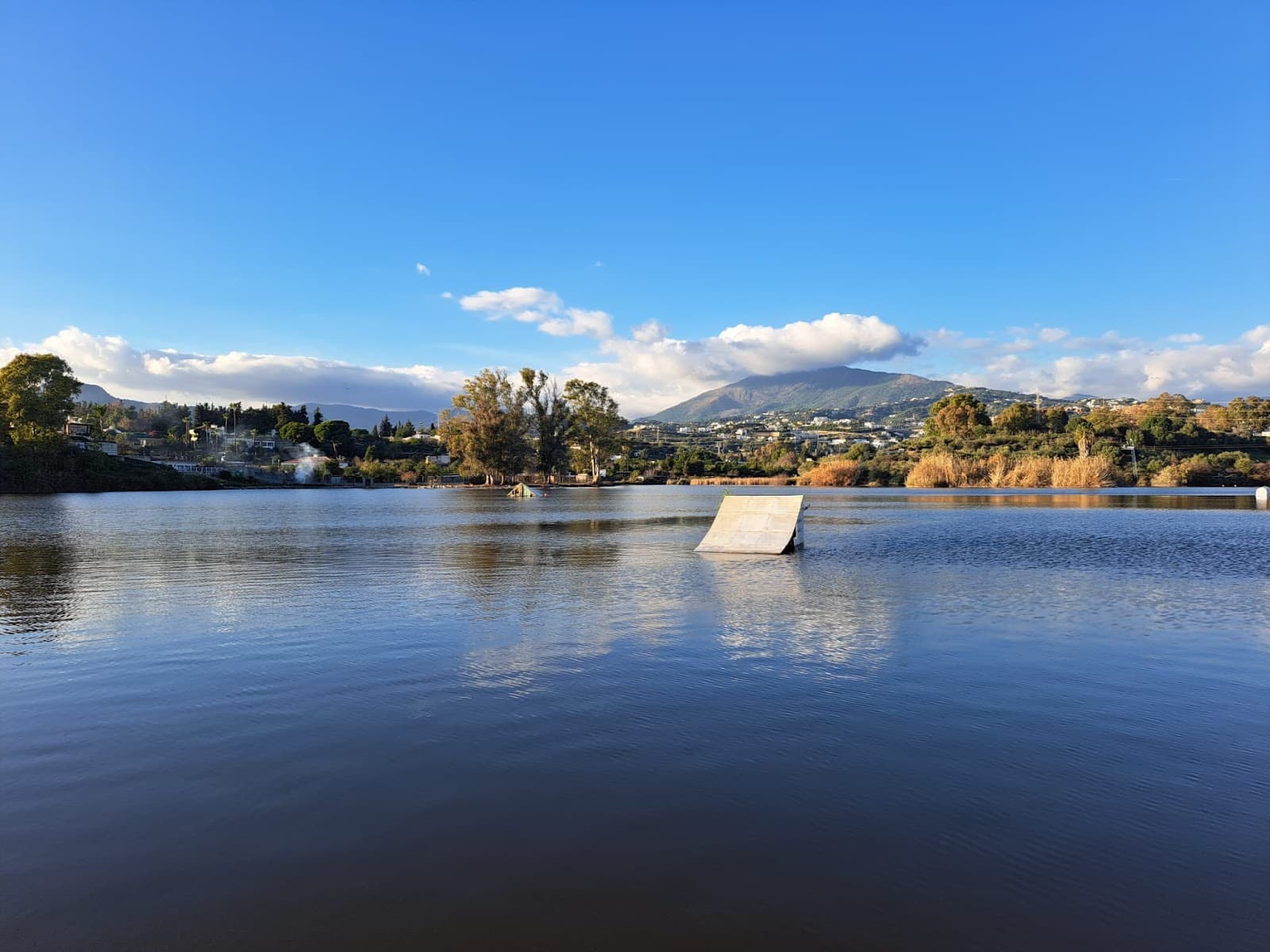 Lago de las Medranas - Image 1