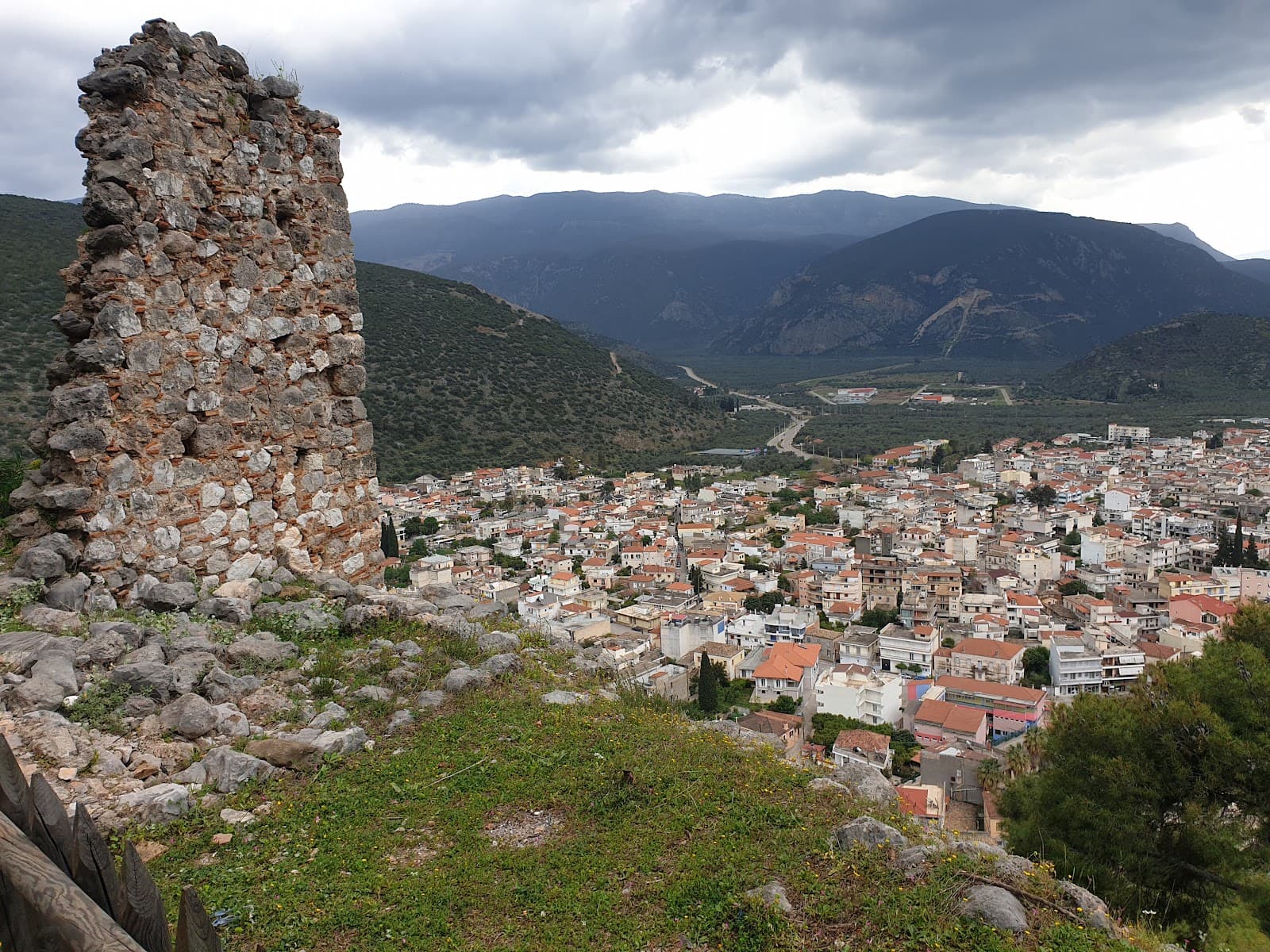 Amfissa Castle - Image 1