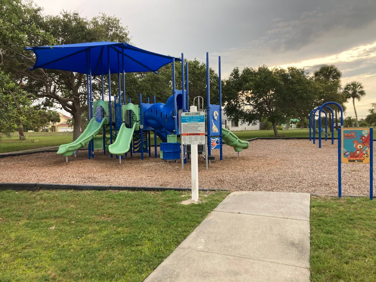 Riverside Park Amenities