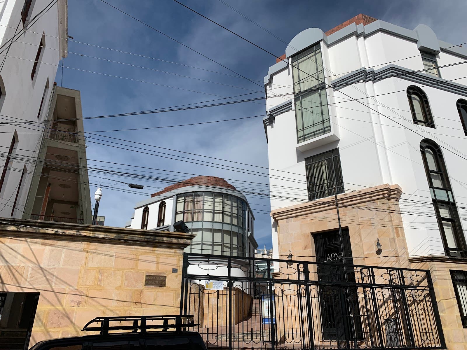 Archivo y Biblioteca Nacionales de Bolivia - Image 1