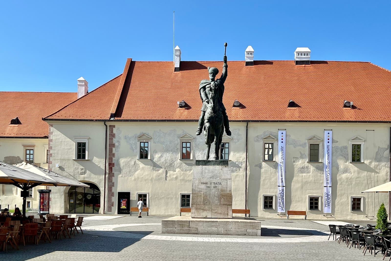 Michael the Brave Equestrian Statue - Image 1