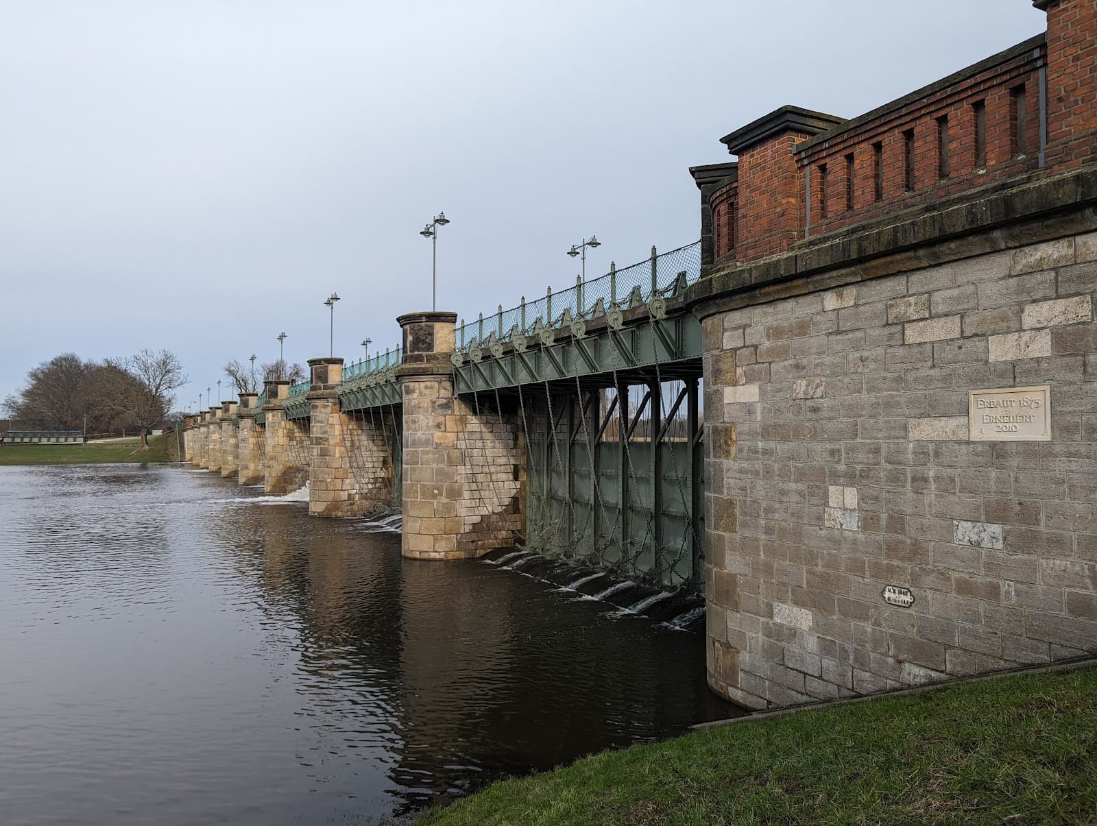 Pretzien Weir - Image 1