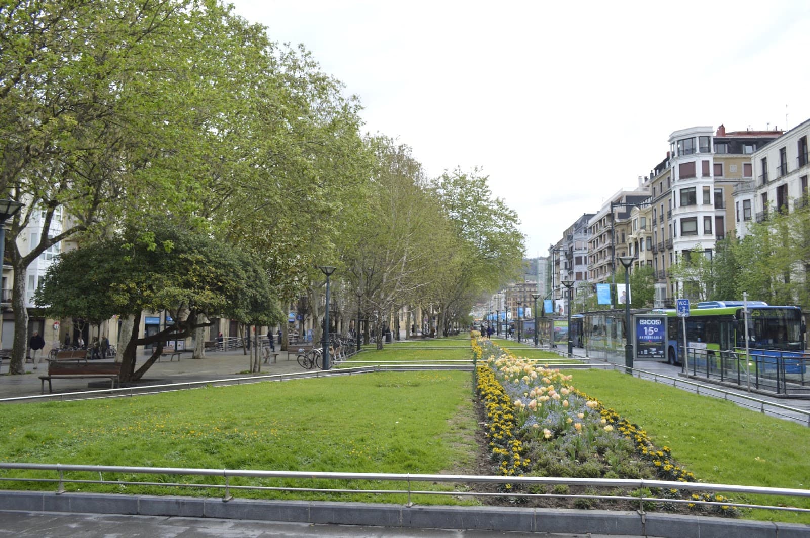 Alameda del Boulevard - Image 1