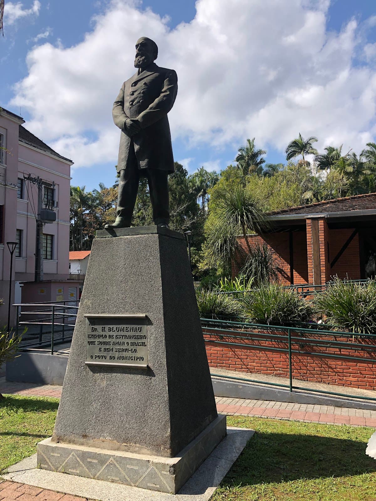 Dr Blumenau Mausoleum - Image 1