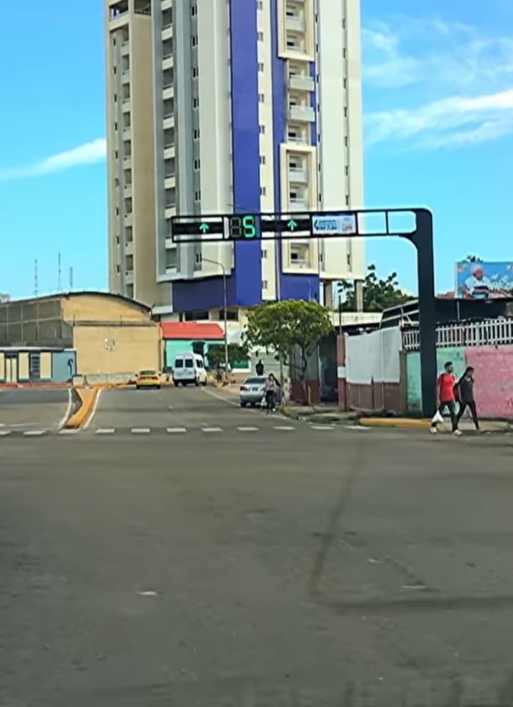 Avenida Bella Vista - Image 1