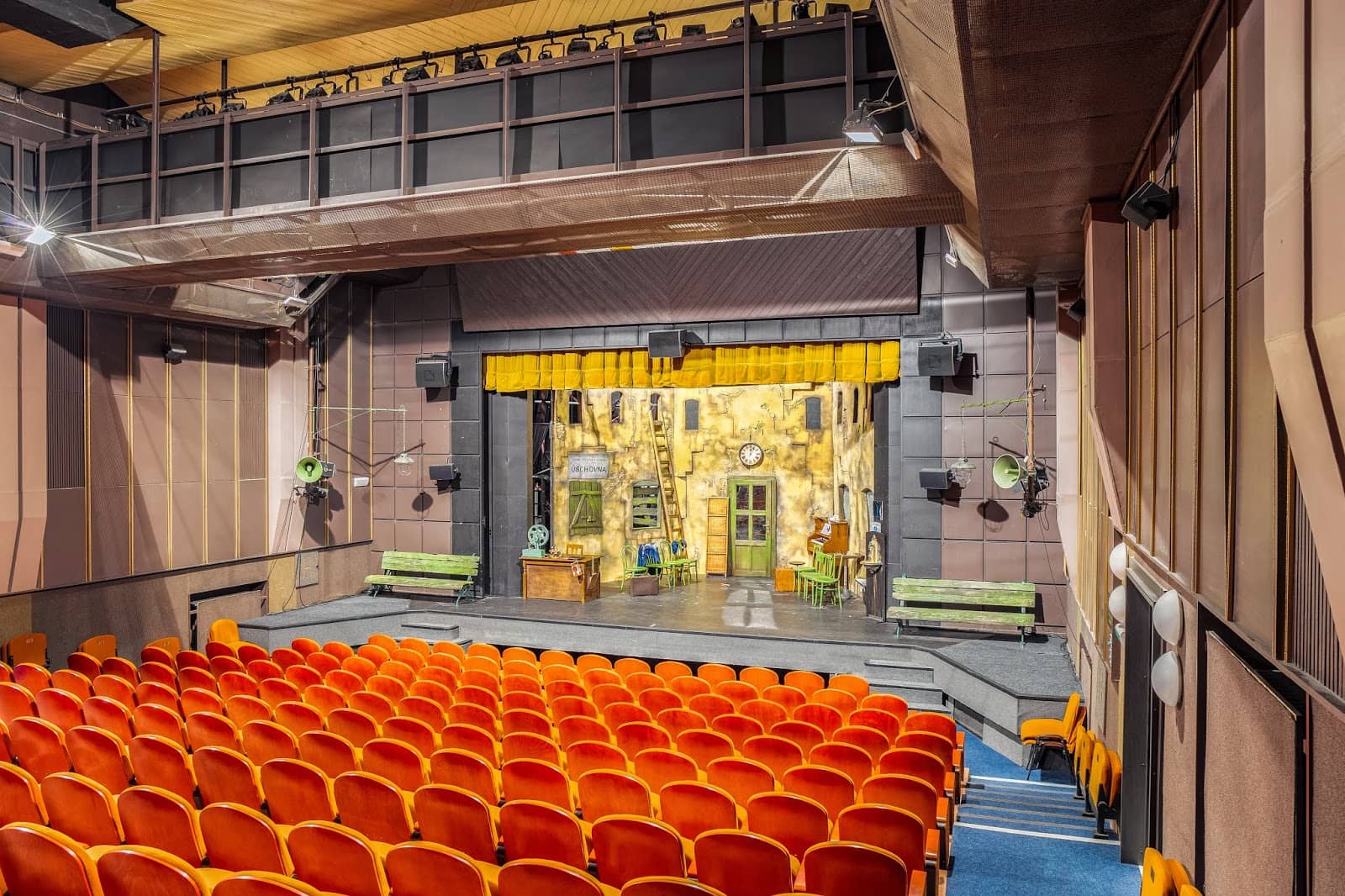 Contemporary Theatre