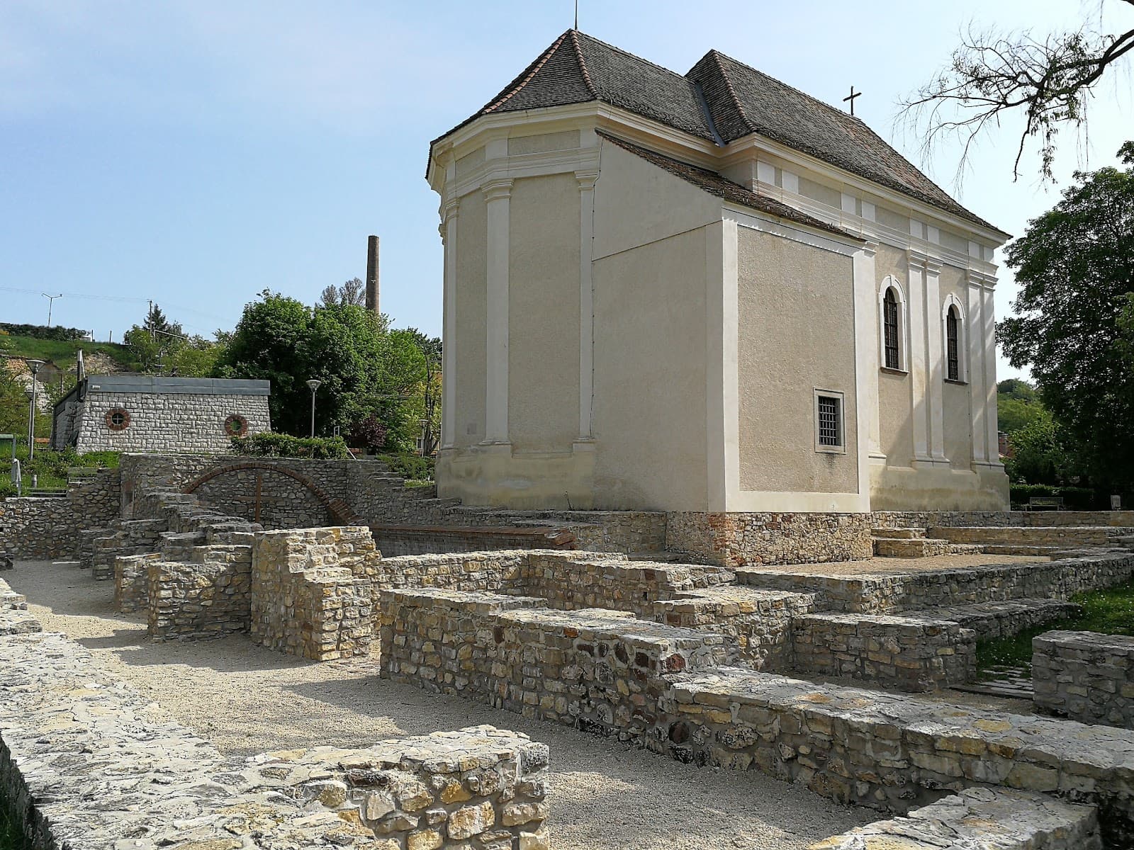 Séd Valley: Monasteries and Gardens - Image 1