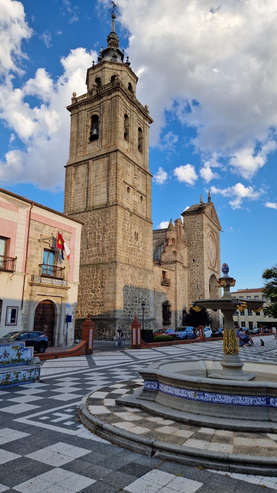 Centro Cultural Rafael Morales - Image 1