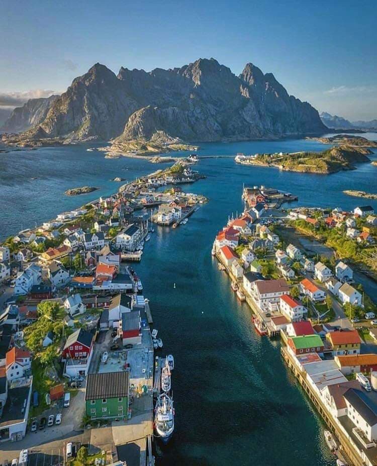 Henningsvær - Image 1
