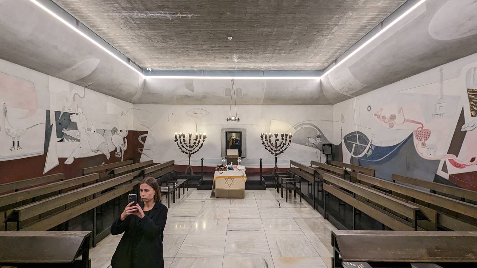 Linz Synagogue - Image 1