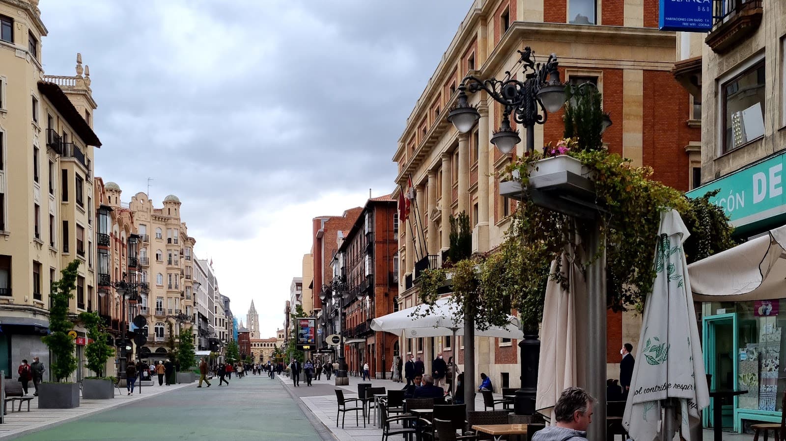 Avenida Ordoño II - Image 1