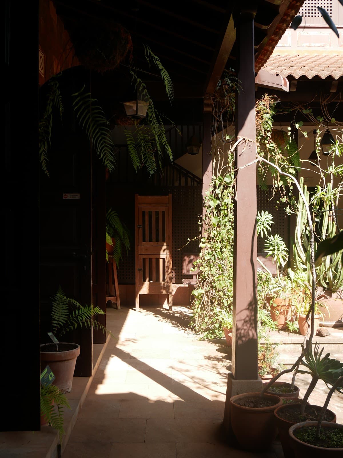 Juego de Bolas Visitor Center - Image 1