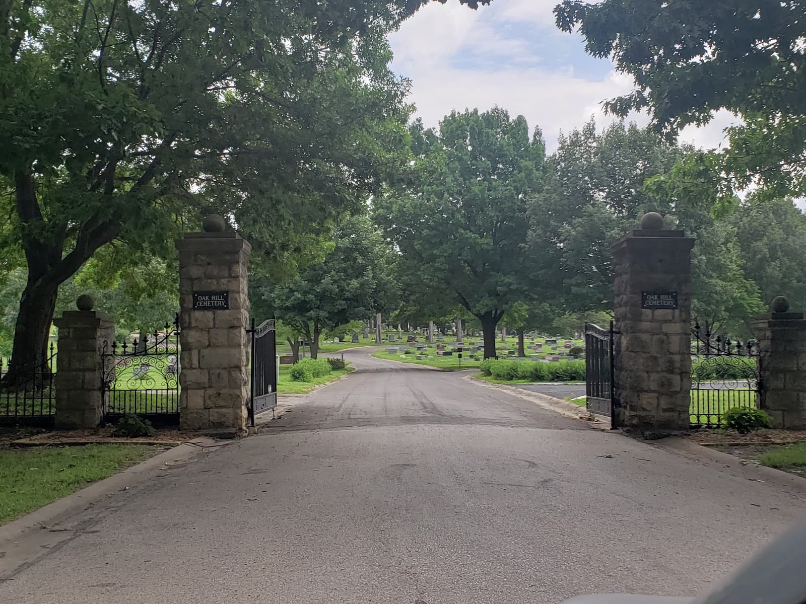 Oak Hill Cemetery - Image 1