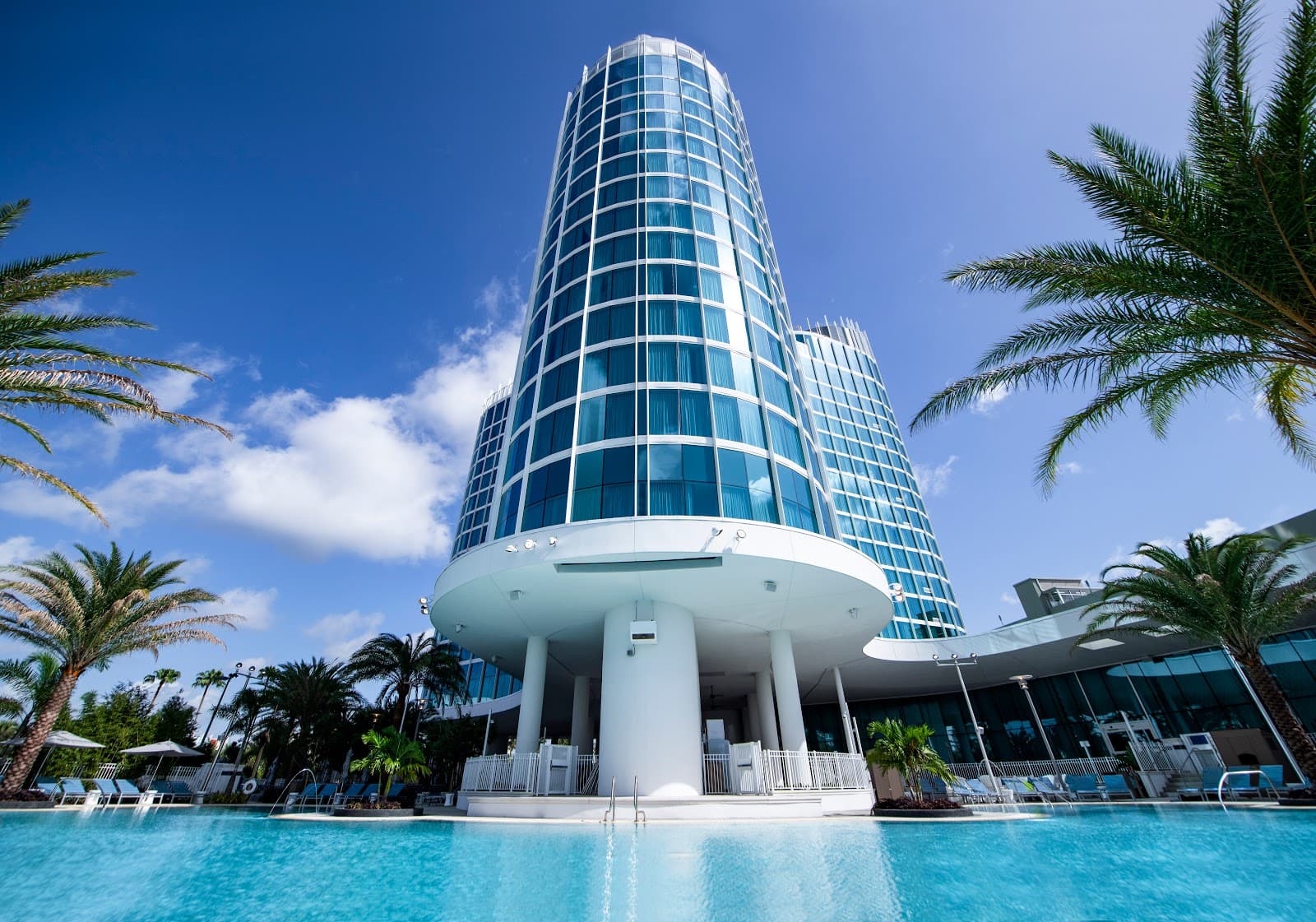 Aventura Hotel - Image 1