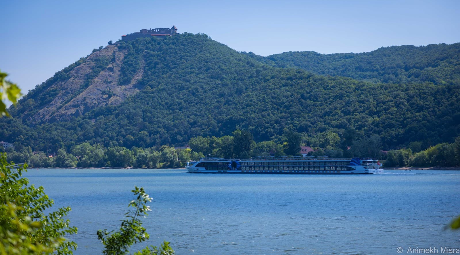 Nagymaros Riverfront - Image 1