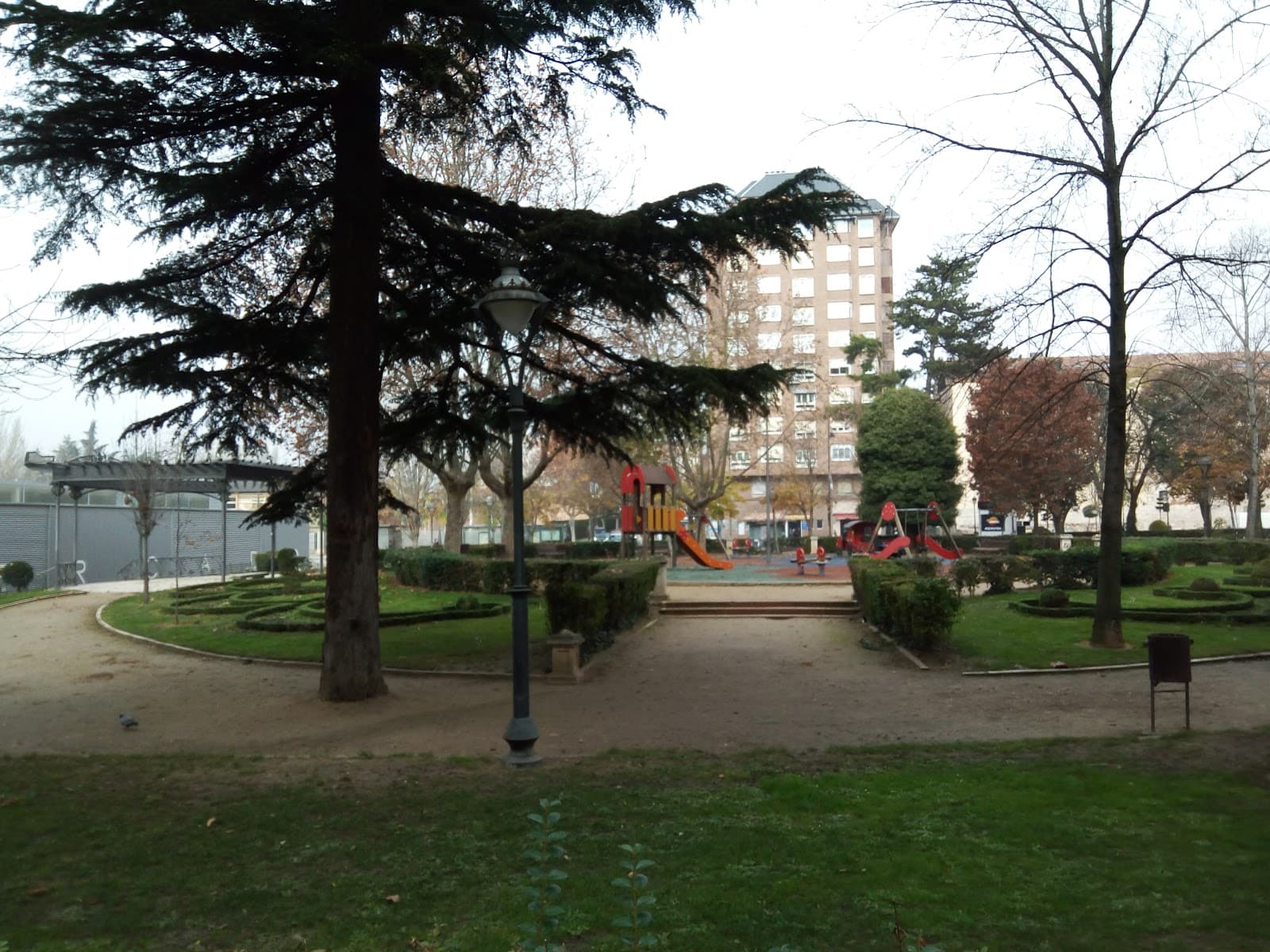 Plaza del Poniente - Image 1