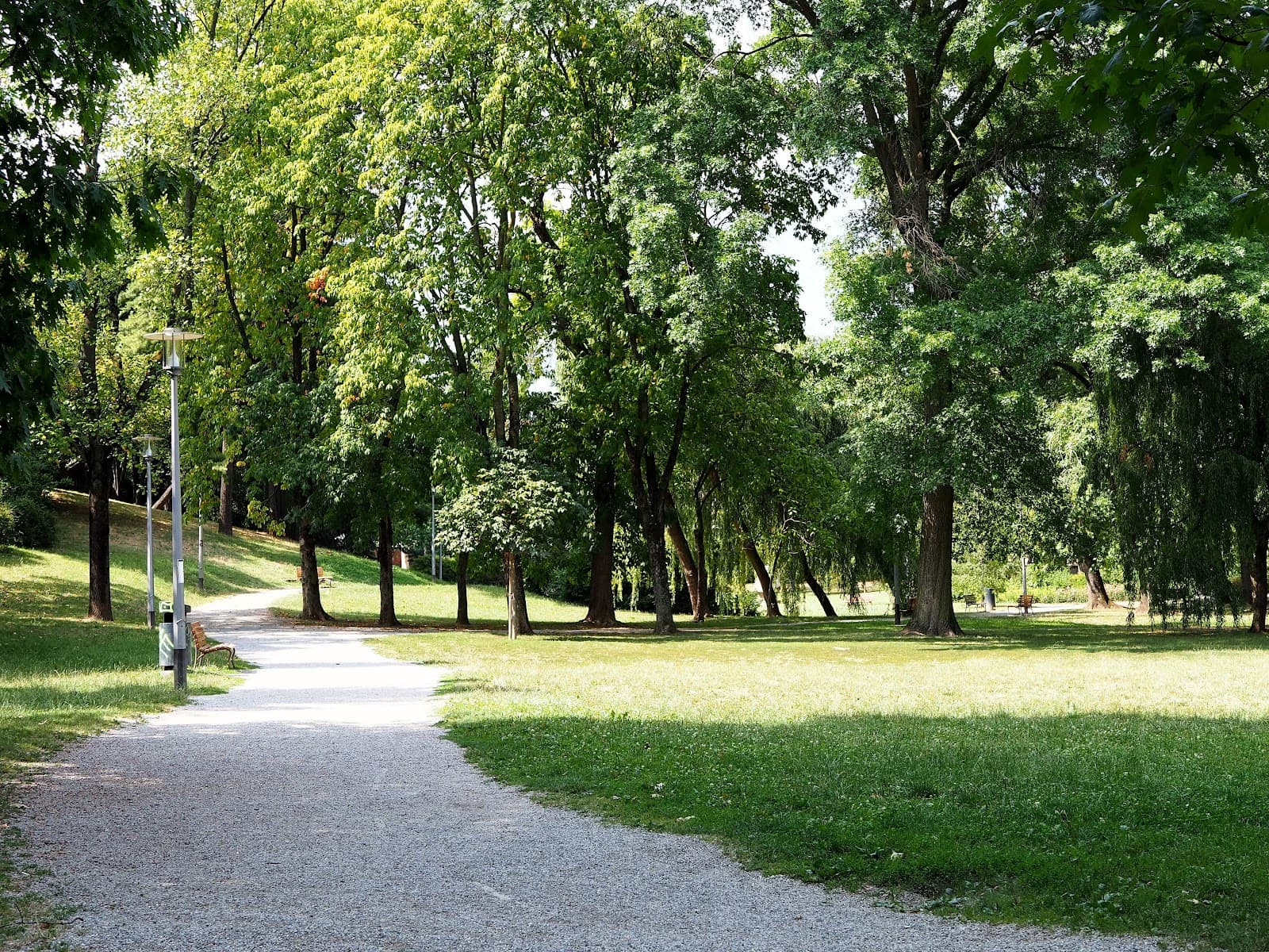 Ribnjak Park - Image 1