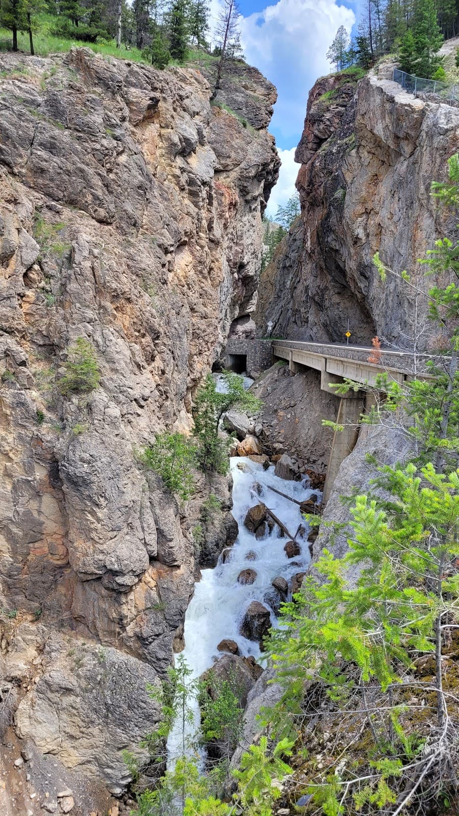 Sinclair Canyon - Image 1