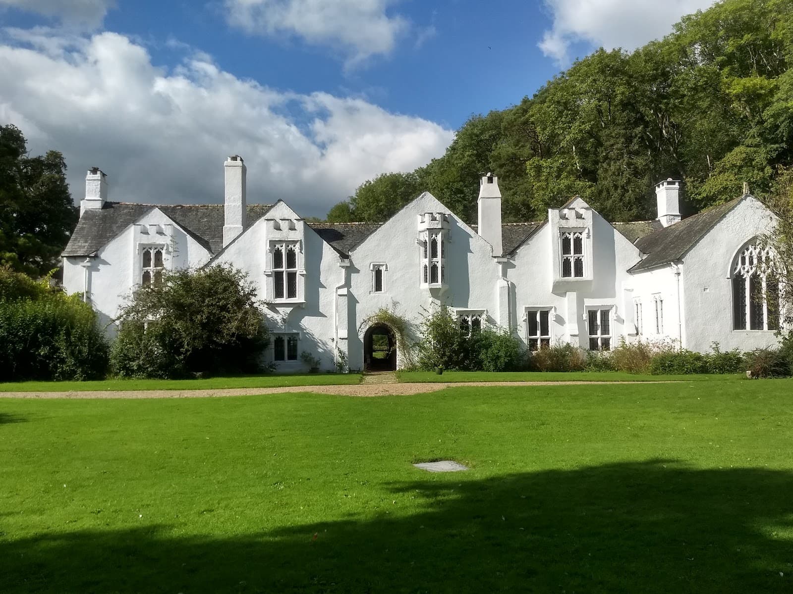 Bradley Manor National Trust - Image 1