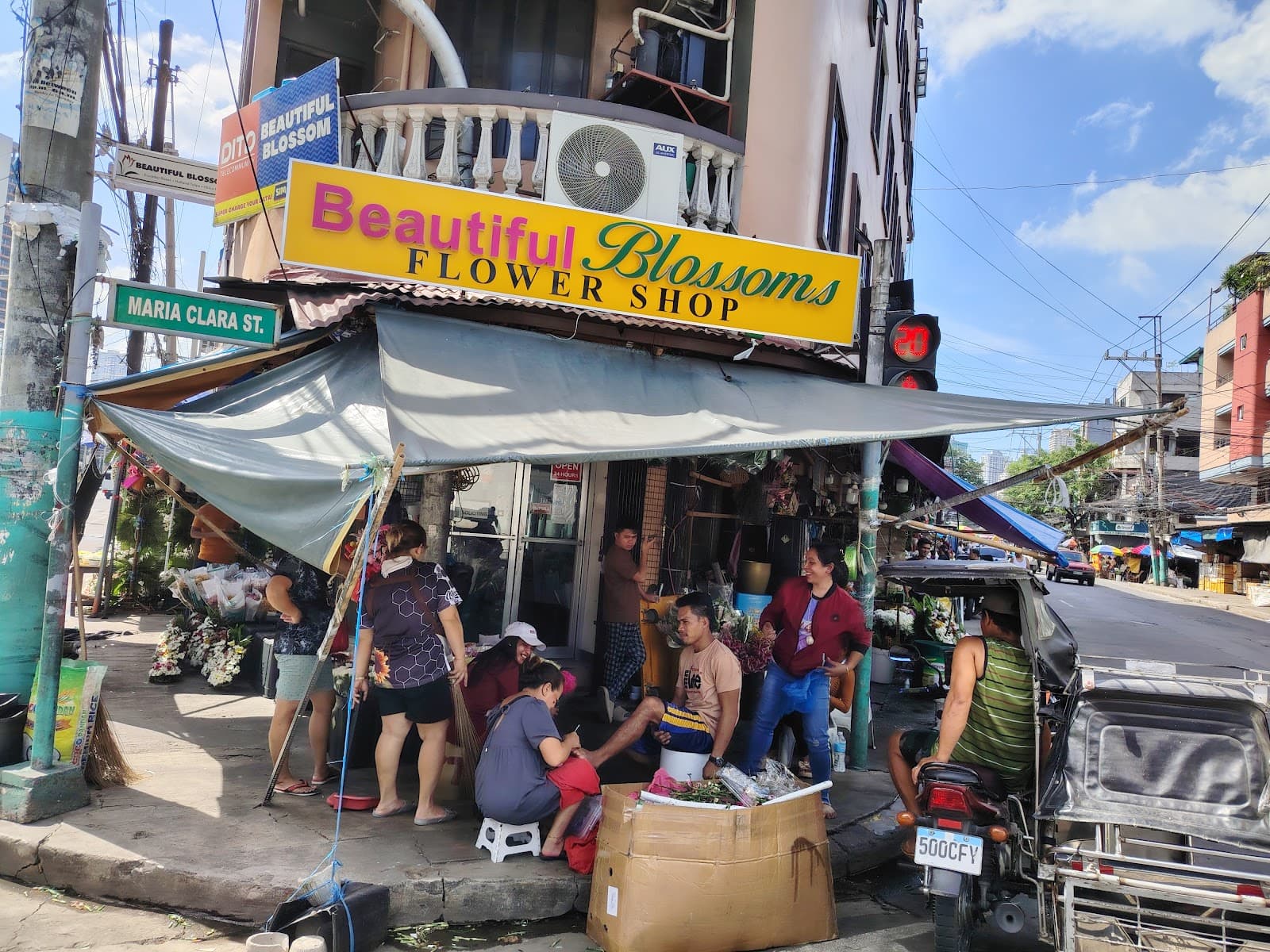 Dangwa Flower Market - Image 1