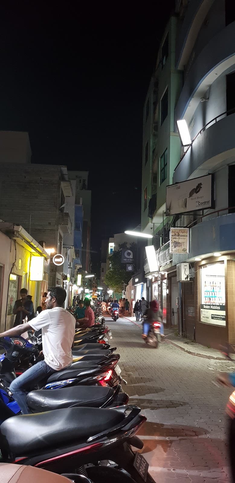 Chaandhanee Magu Malé Maldives - Image 1