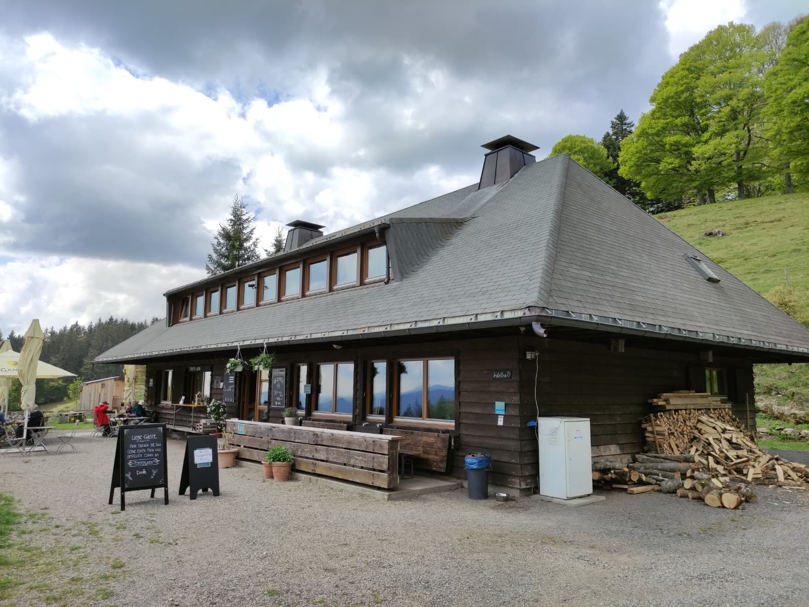 Knöpflesbrunnen - Image 1