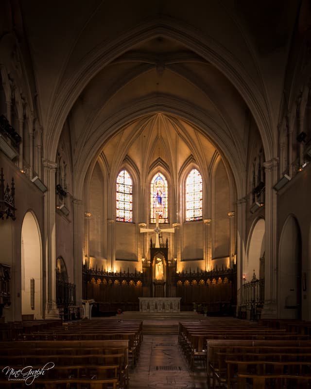 Collégiale Sainte-Croix - Image 1
