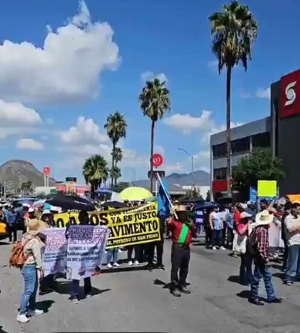 Plaza de las Ciudades Hermanas - Image 1