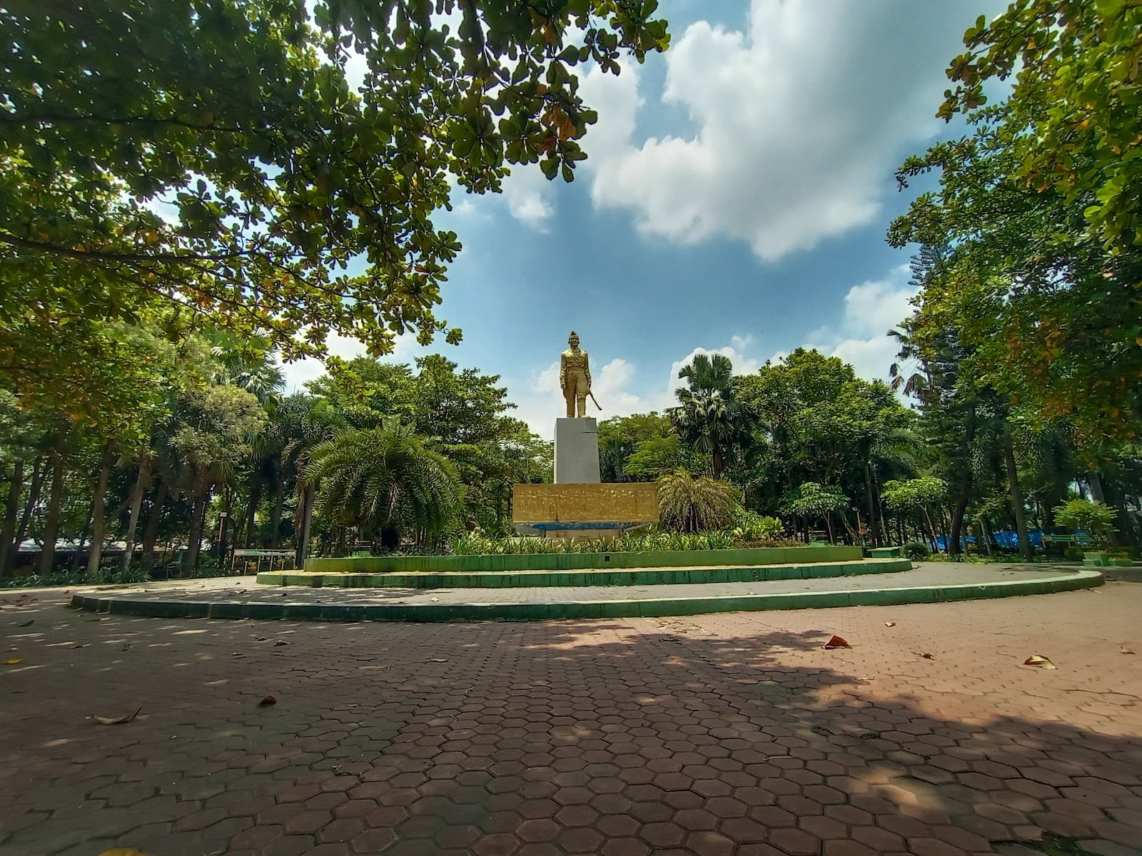 Alun-Alun Kediri - Image 1