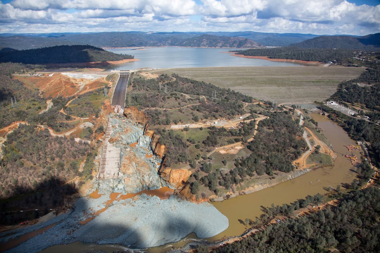 Oroville Dam Spillway Overlook - Image 1