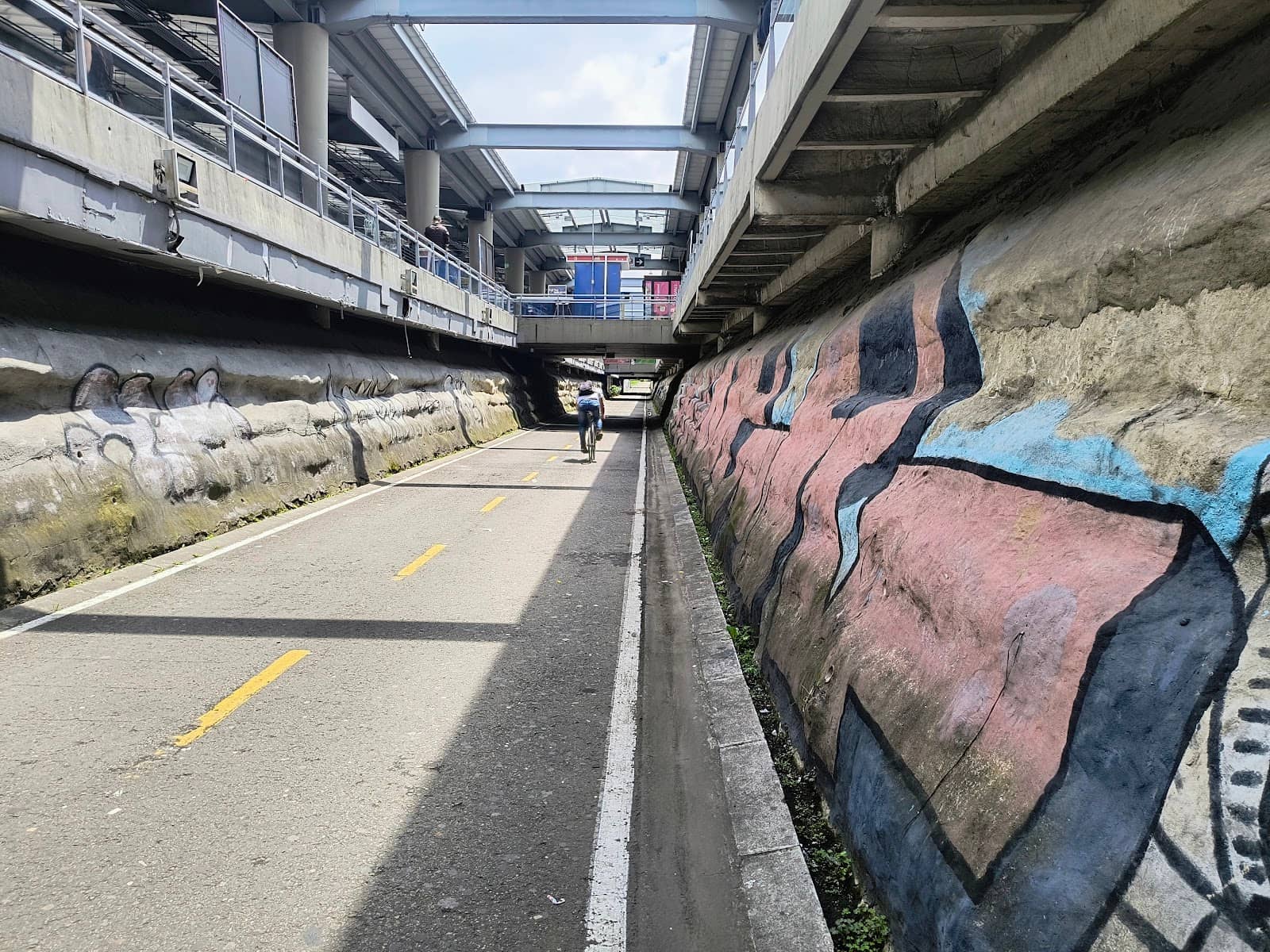 Calle 26 Street Art & Murals