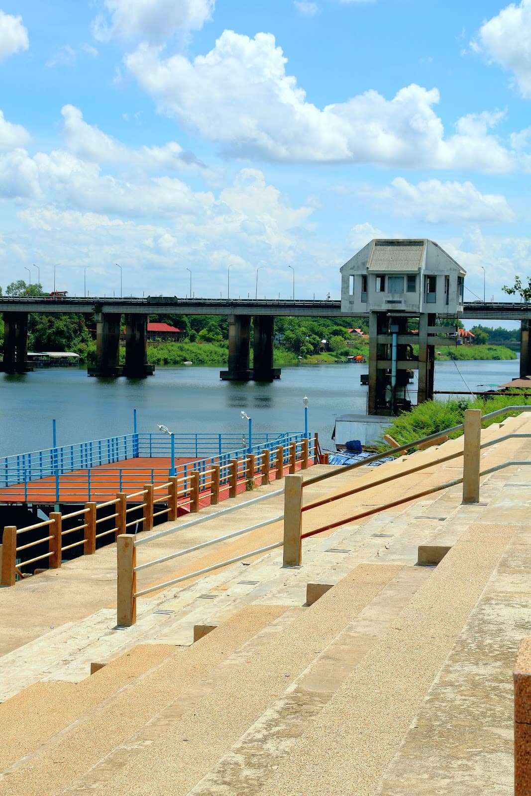 Sapphasitthiprasong Bridge - Image 1