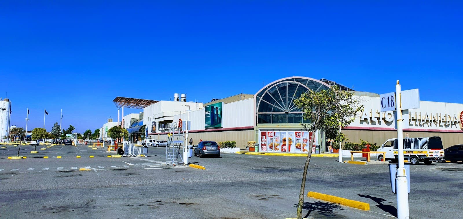 Alto Avellaneda Shopping - Image 1